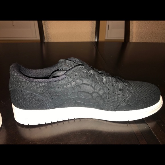 New Nike Air Jordan 1 Retro Low Python Sneaker 9.5 - Picture 10 of 13